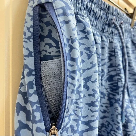 Athleta Girl All Play 3" Short in Blue, Size XL (14) - Picture 7 of 9